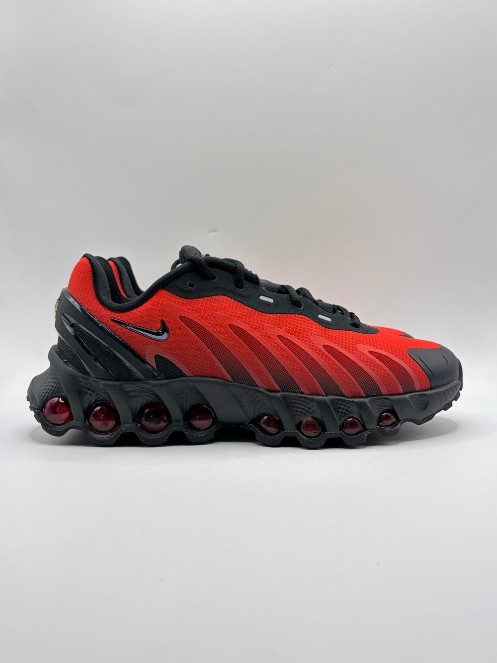 Nike Air Max DN8 GS University Red and Black Running Shoes 5.5Y/7W